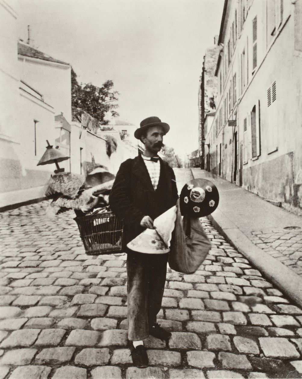 Lampenschirmhändler von Eugène Atget
