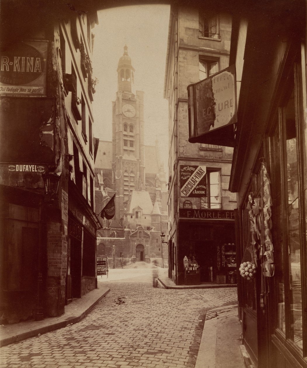 St. Etienne du Mont, rue de la Montagne Sainte Geneviève von Eugène Atget