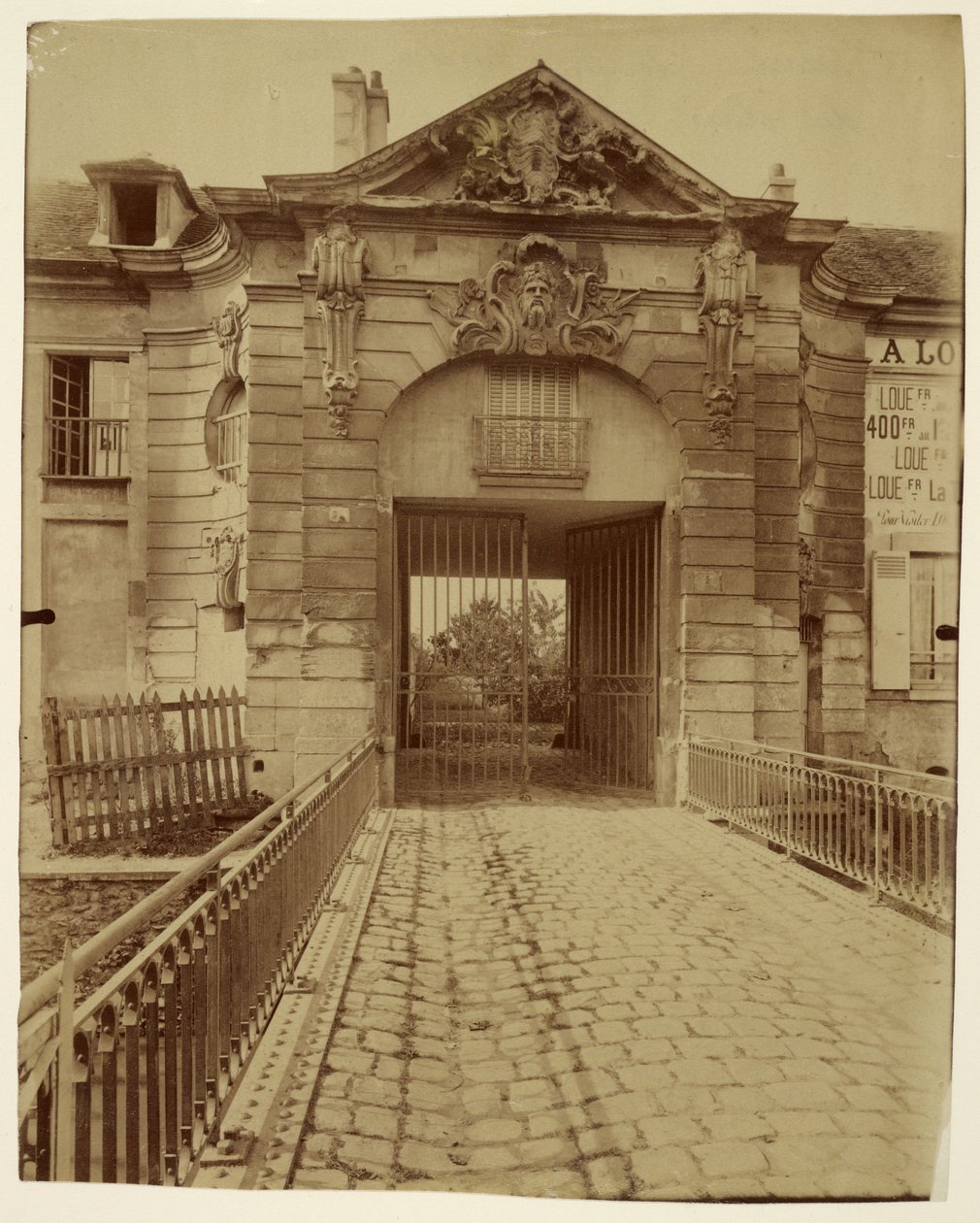 Stains, ehemaliges pied-à-terre der Herzöge von Orléans von Eugène Atget