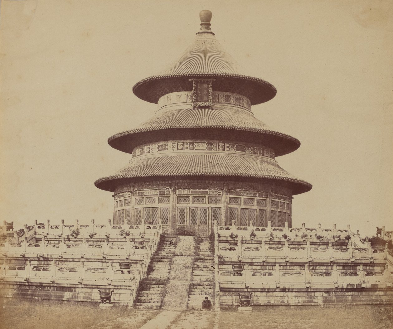 Heiliger Himmelstempel, wo der Kaiser einmal im Jahr opfert, in der chinesischen Stadt Peking, Oktober 1860 von Felice Beato