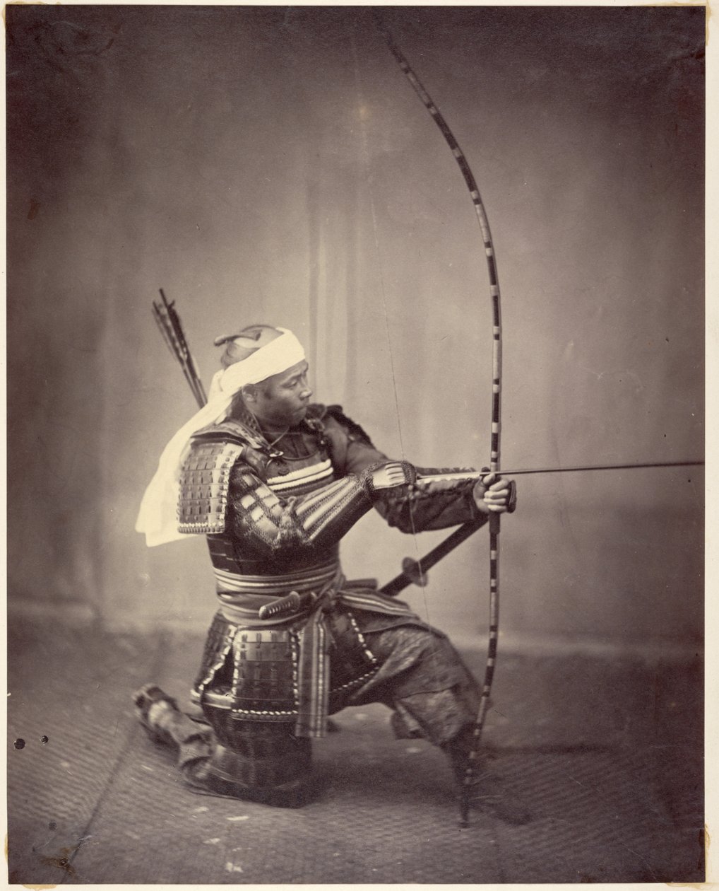 Samurai mit Langbogen von Felice Beato