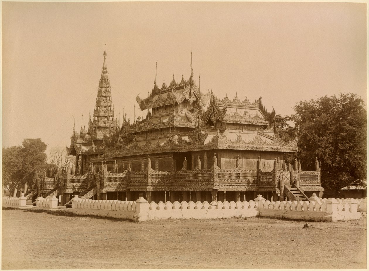 Der Nan-U Human-Se, Shwe-Kyaung im Palast von Mandalay, Burma, spätes 19. Jahrhundert (Albuminabzug) von Felice Beato