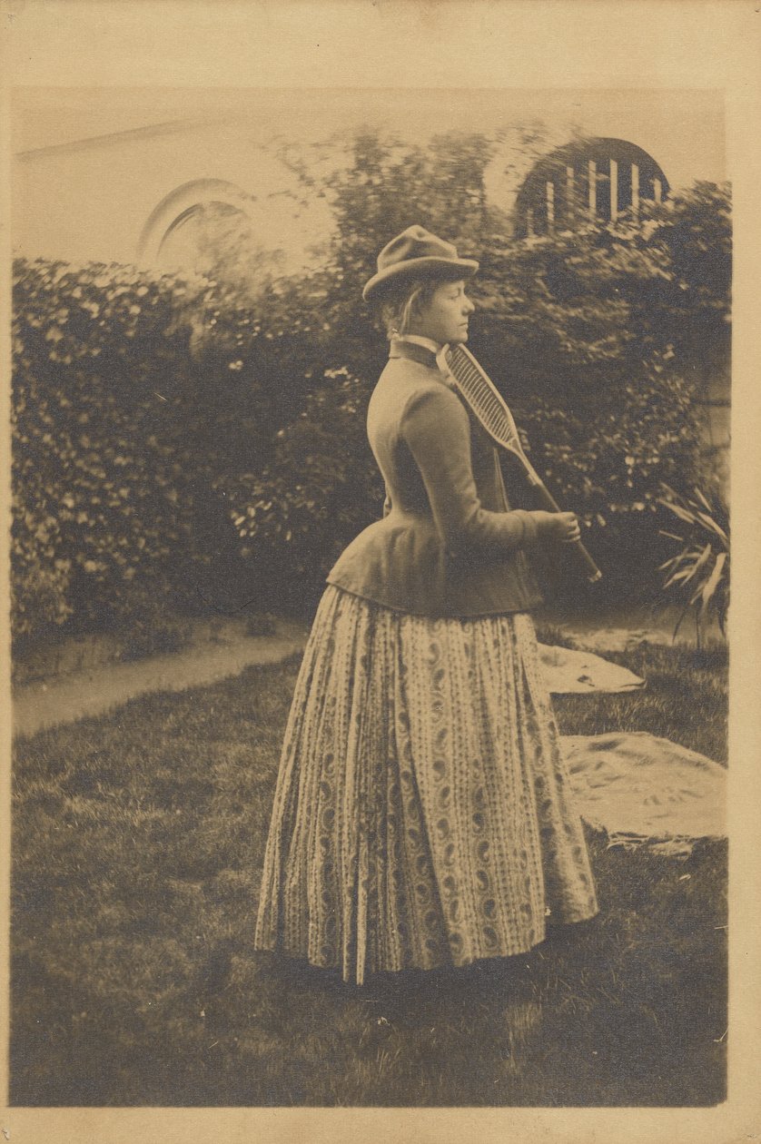 Frau mit Tennisschläger, Studie für "Erinnerungen", ca. 1889 (Gelatinesilberdruck) von Fernand Khnopff