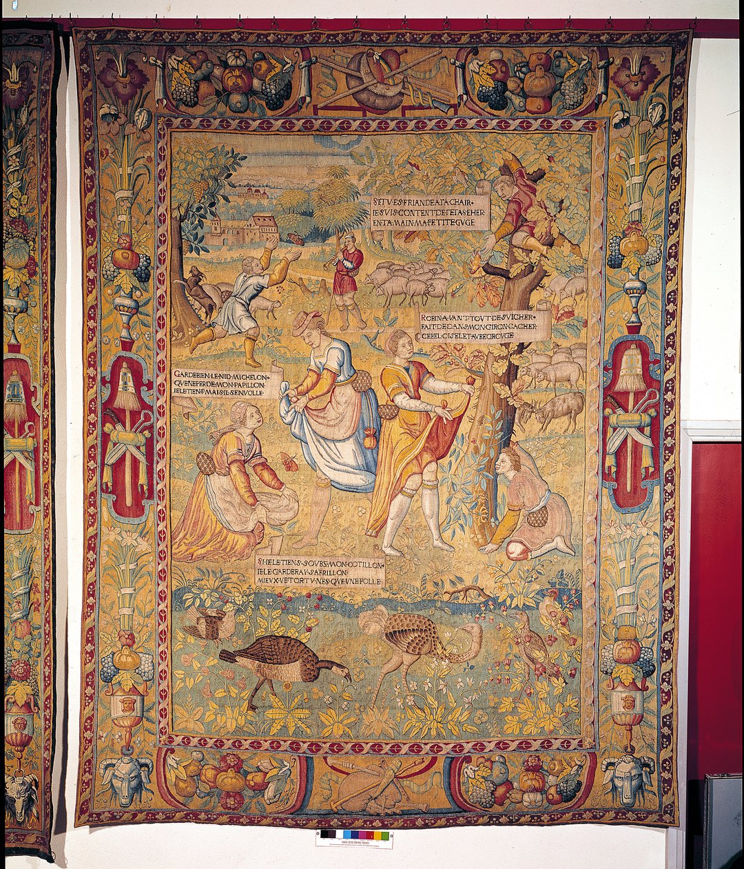 Die Schmetterlingsjagd, aus Les Amours de Gombault et de Macee, Brügger Werkstatt, 16.-17. Jahrhundert von Flemish School