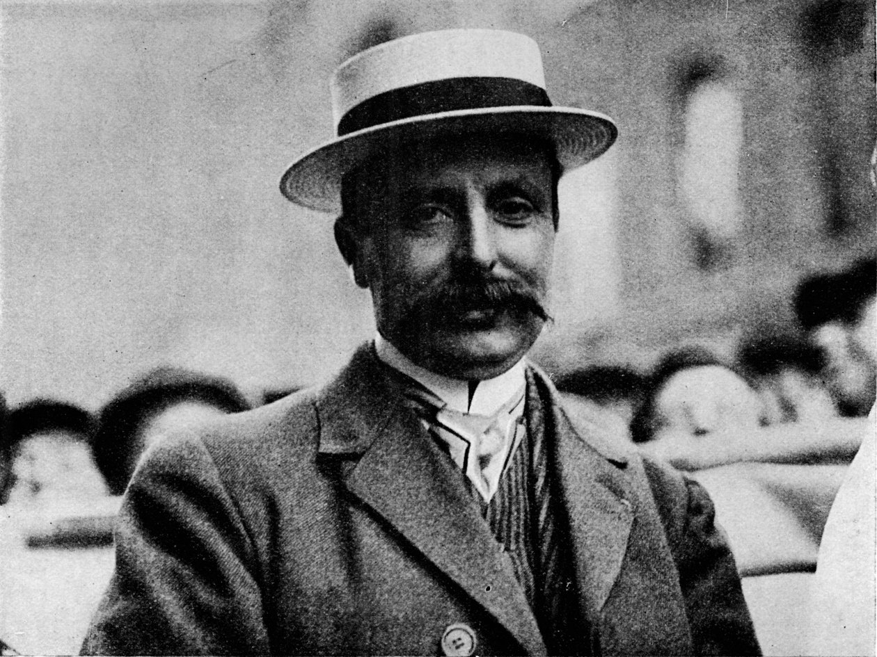 Der Eroberer des Kanals: Louis Bleriot, 1909 von Flight Photo