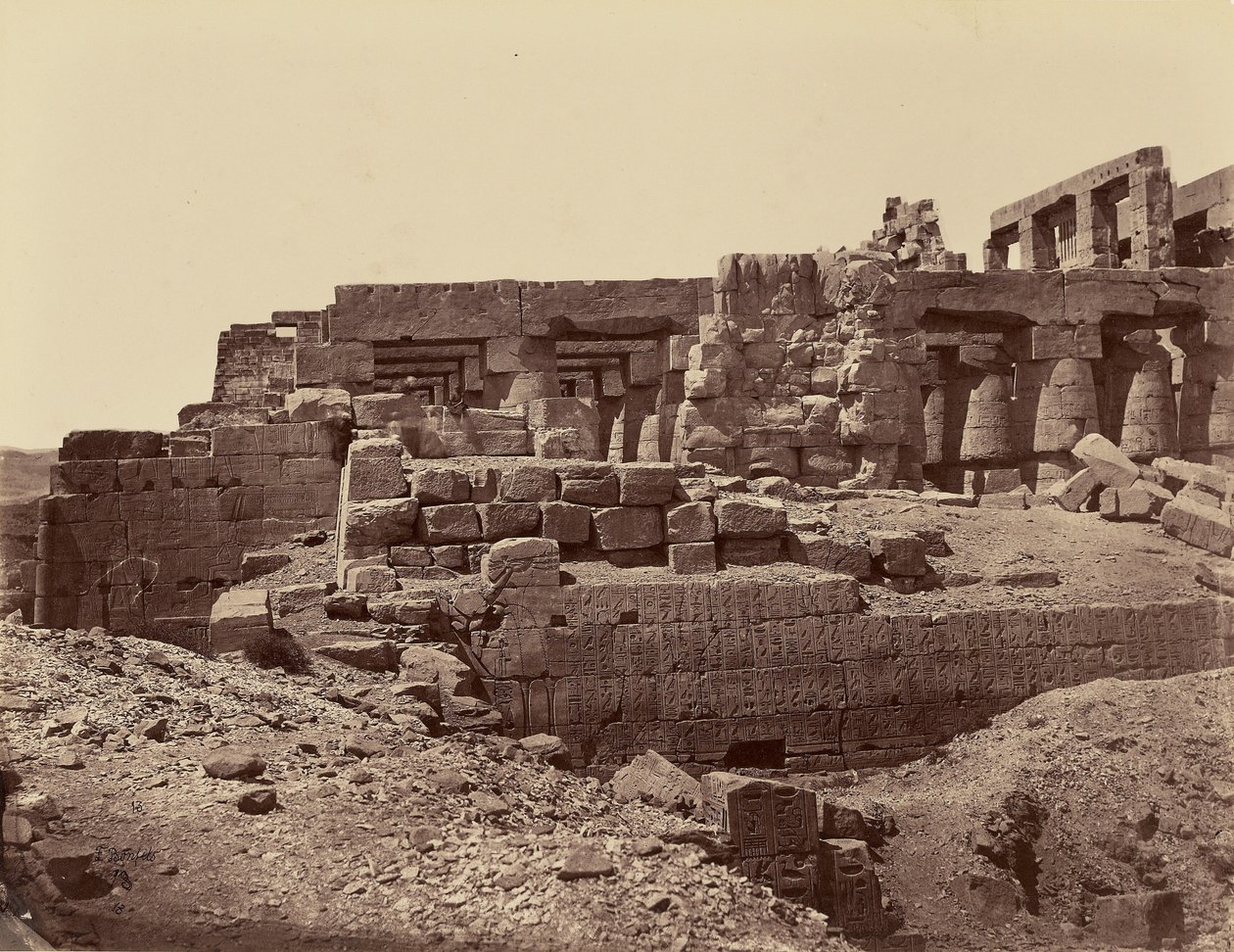 Ruinen des 3. Pylons des Tempels (südöstlich) linker Teil (Karnak) Theben von Félix Bonfils
