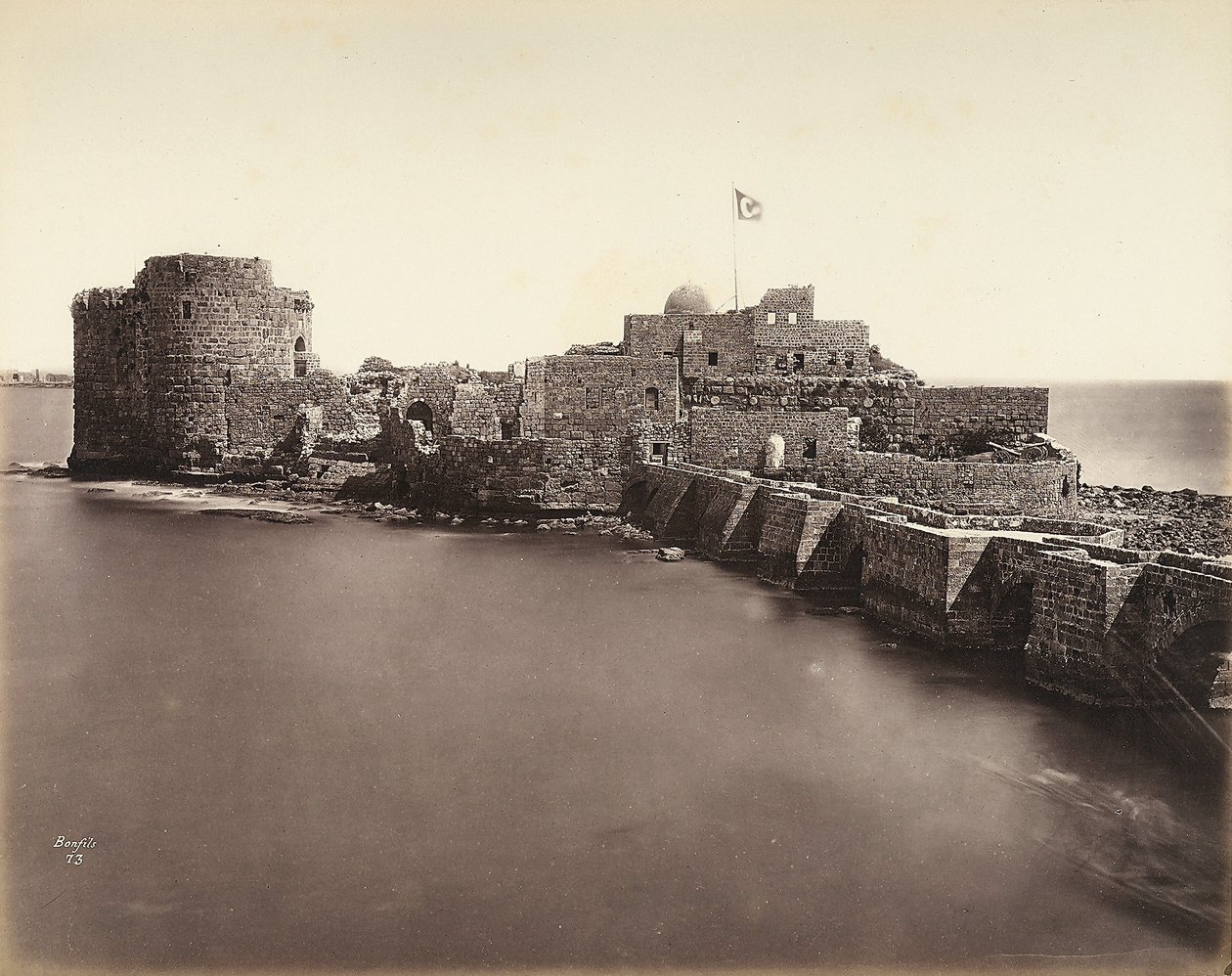Ansicht einer Festung am Meer von Félix Bonfils