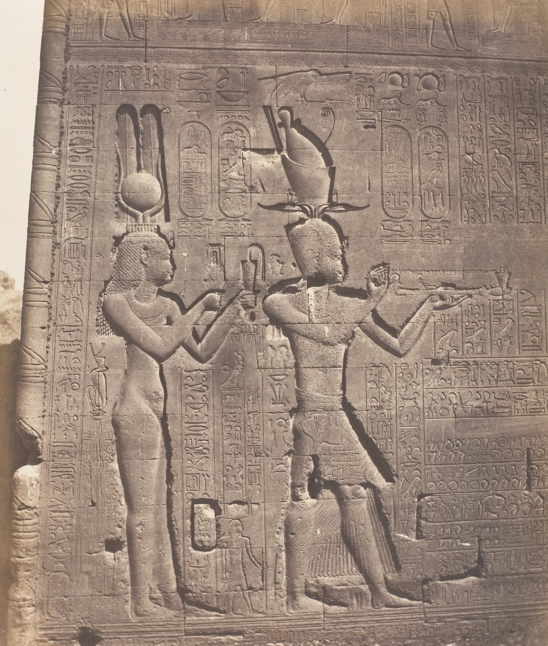 Dendérah Tentyris, Tempel der Athôr - Rückseite - Kleopatra und ..., 1851-52, gedruckt 1853-54 von Félix Teynard