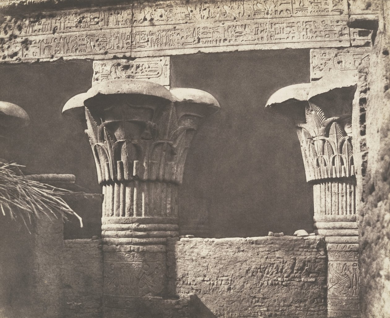 Esneh Latopolis, Konstruktion Ensablée - Architrav, Fûts und Kapitelle, 1851-52 von Félix Teynard