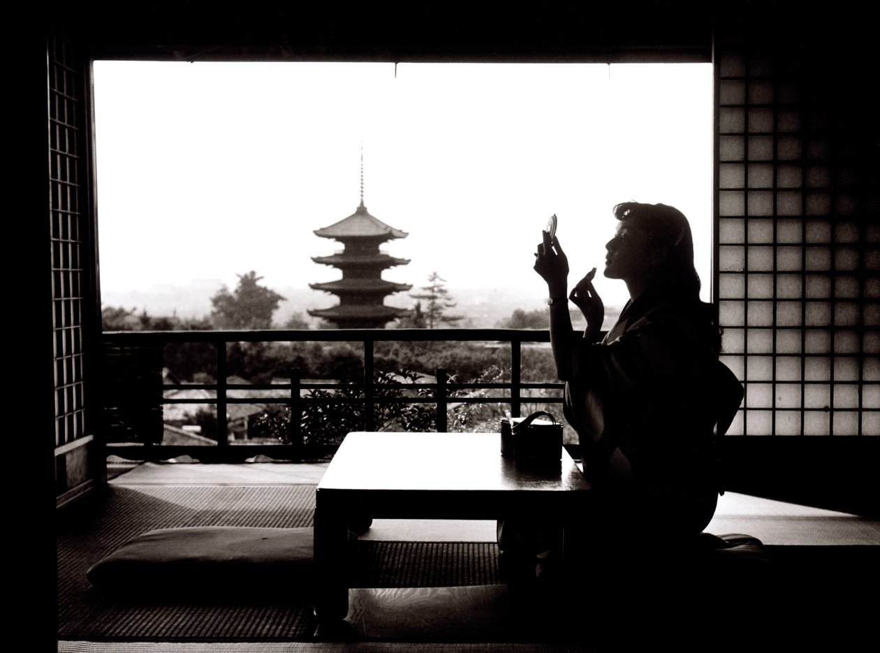Frivoles Kyoto. Yasaka-Pagode vom Kyo-Yamato-Restaurant aus gesehen von Fosco Maraini