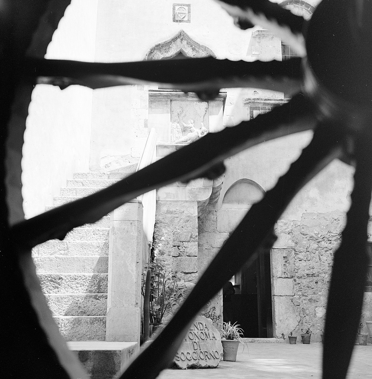 Sarazenische Burg von Taormina, Sizilien von Fosco Maraini