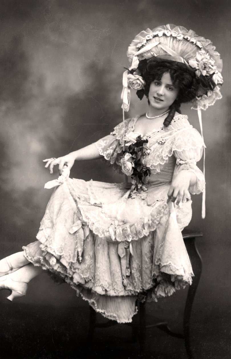 Fanny Dango, Sängerin und Tänzerin, frühes 20. Jahrhundert von Foulsham and Banfield
