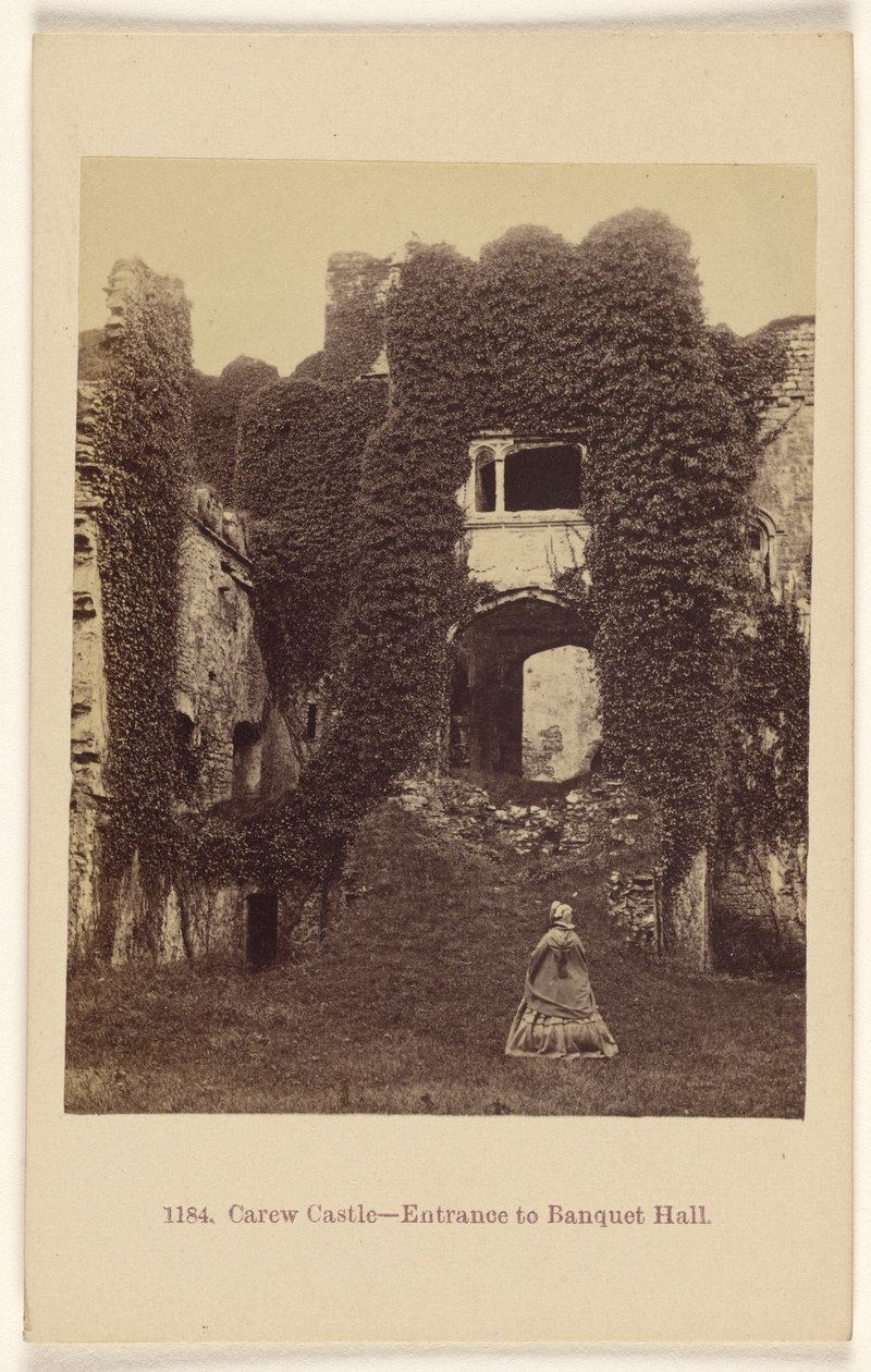 Carew Castle - Eingang zur Banketthalle von Francis Bedford