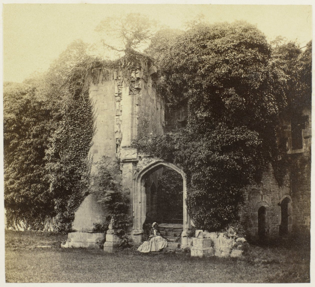 Ruine von Raglan Castle in Monmouthshire von Francis Bedford