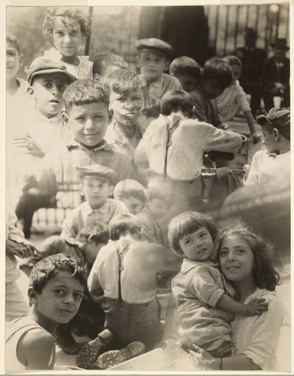 Fotomontage von Kindern von Francis Bruguière