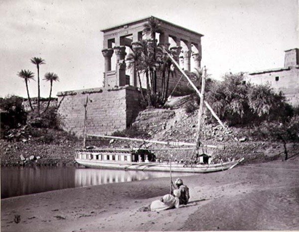 Der Tempel des Trajan, Blick nach Südwesten, Philae von Frank Mason Good
