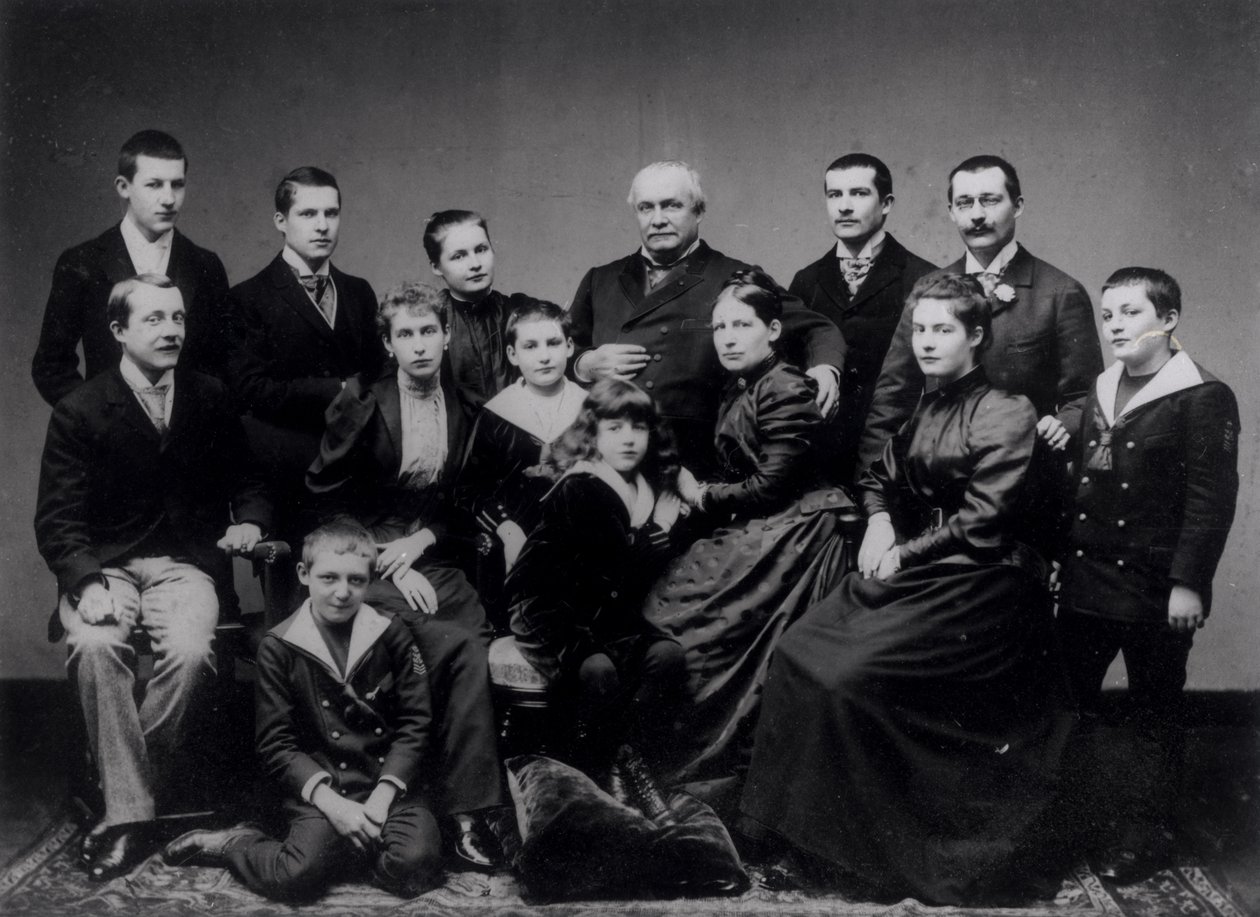 Porträt einer großen Familie aus Lyon, späte 19. Jahrhundert von French Photographer
