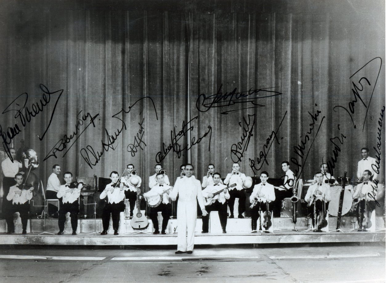 Ray Ventura und seine Jazzband in den Dreißigern (circa 1936-39) von French Photographer