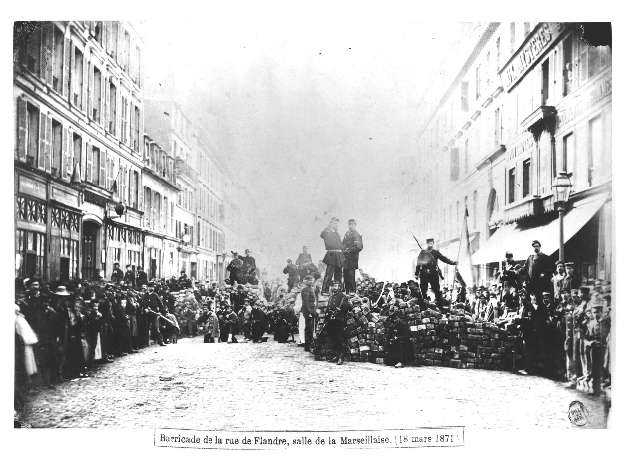 Barrikade in der Rue de Flandre während der Pariser Kommune von French Photographer