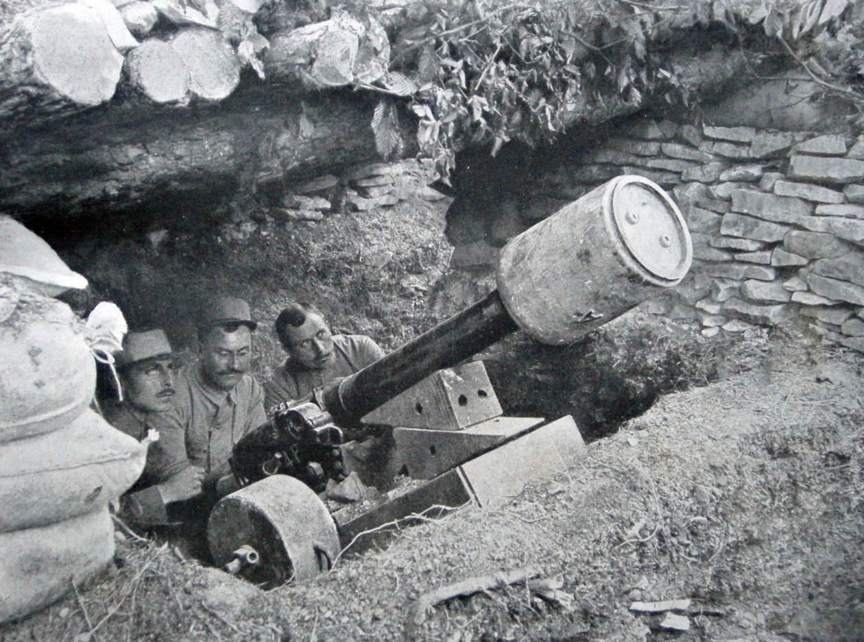 Französische 48-Kanone zum Abschuss von Landminen, 1915 von French Photographer