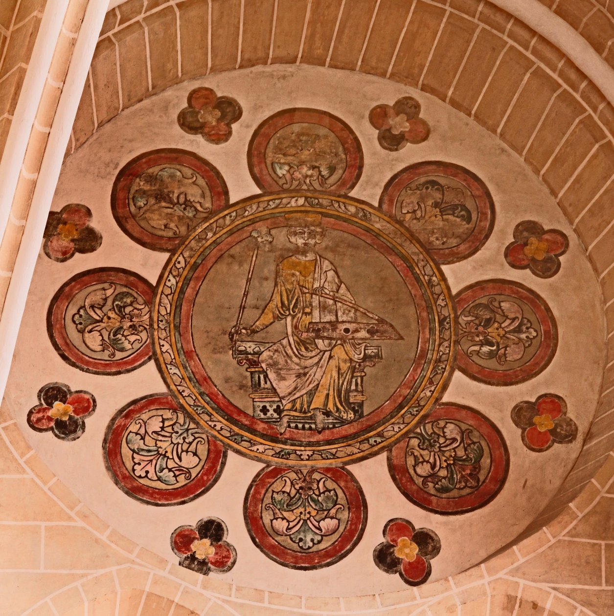 Ansicht einer bemalten Rosette in der westlichsten Bucht, Südseite von French School