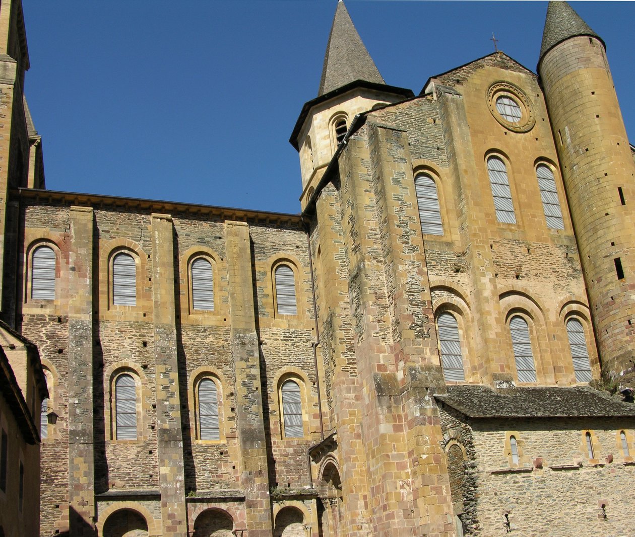 Kirche St. Foy, begonnen ca. 1050 von Abt Odolric von French School