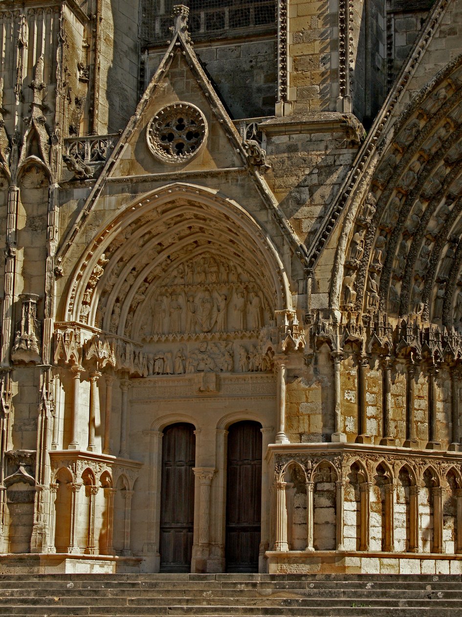 Darstellung der Tür nördlich der zentralen Tür in der Westfassade von French School
