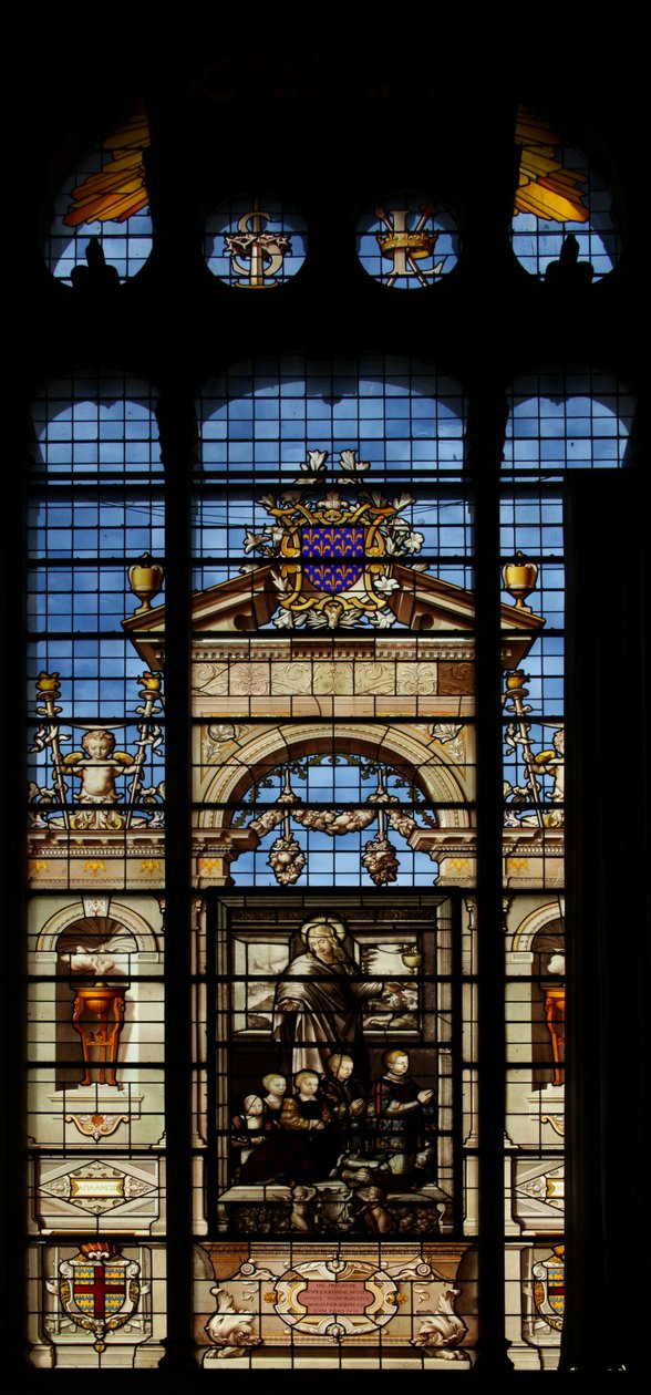 Darstellung des Südfensters in der Kapelle im Schloss Chantilly von French School