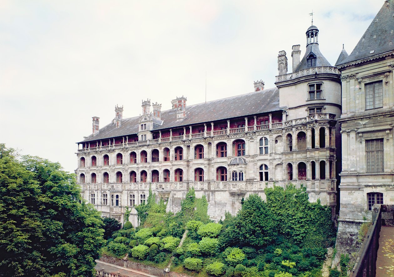 Außenansicht der Fassade des Loges von French School