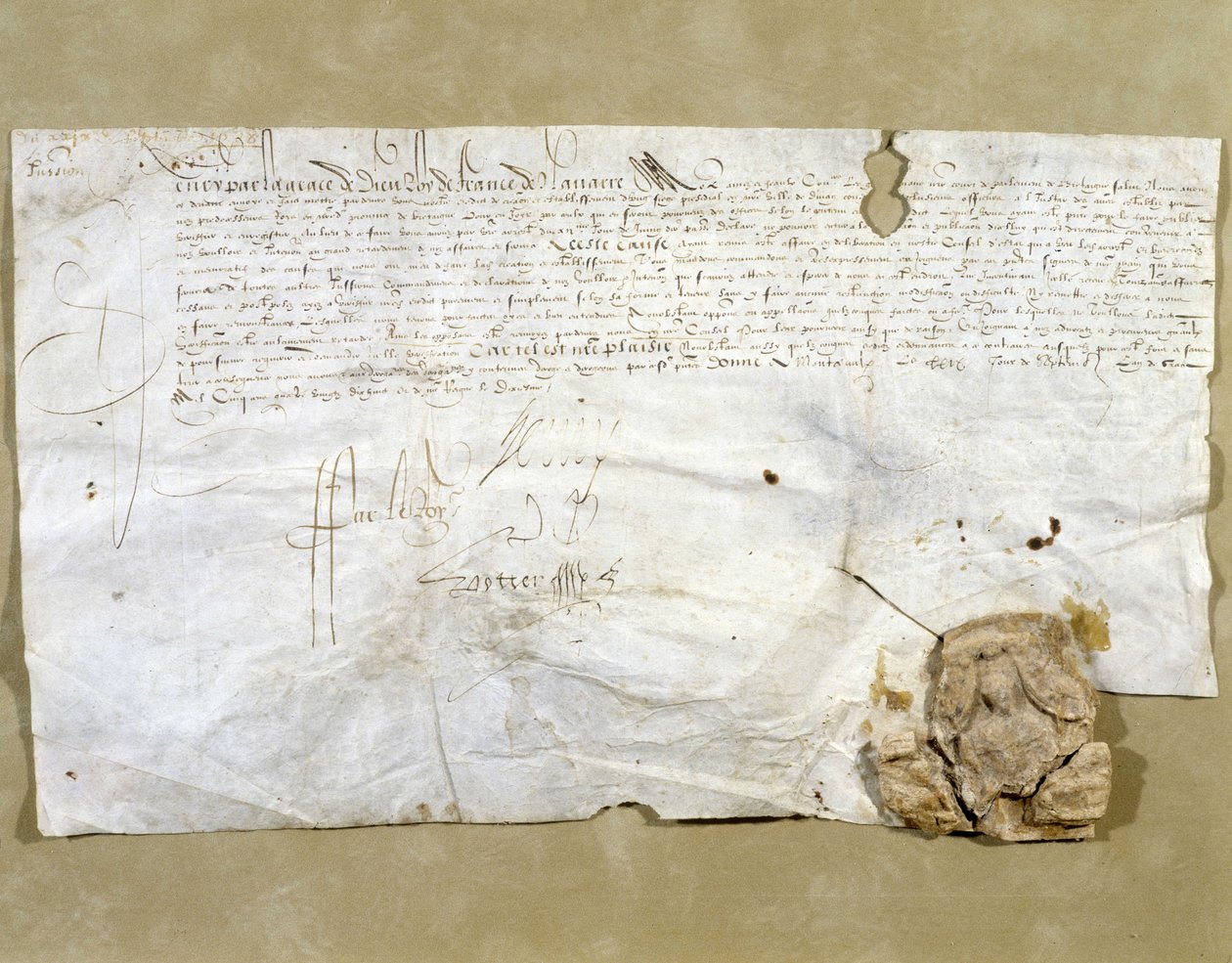 Brief von Heinrich IV. unterzeichnet, der Dinan nach der Rückgabe der Stadt an ihn als Präsidial einsetzt von French School