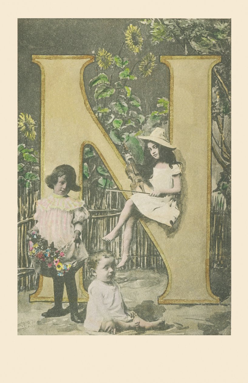 Ein Mädchen mit einer Geige, ein anderes mit Blumen, ein Baby sitzt von French School