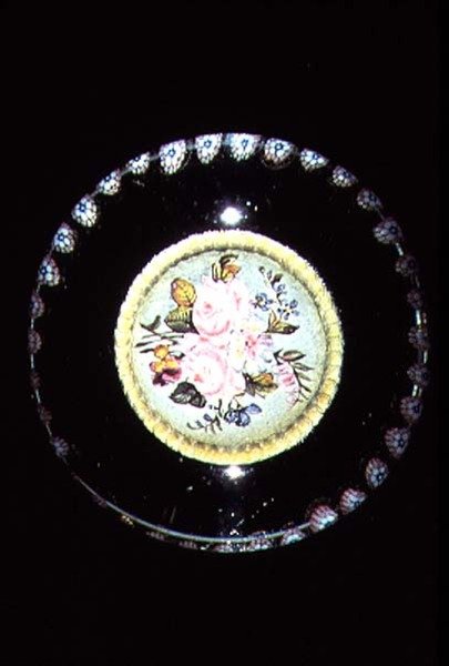 Plakette, Sulfid mit Blumenstrauß, ca. 1845-55 von French School