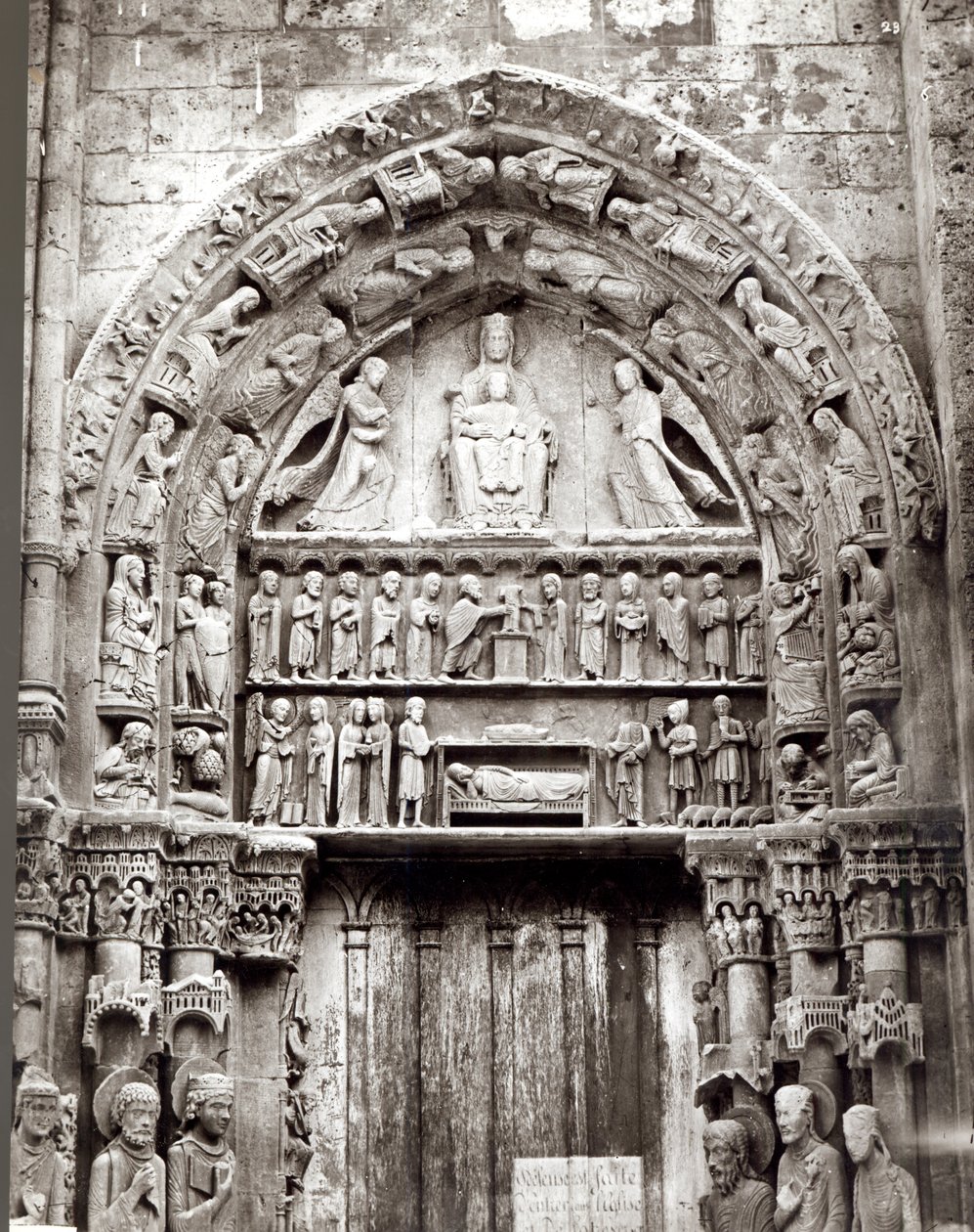 Rechtes Joch des Königlichen Portals, Mitte des 12. Jahrhunderts von French School