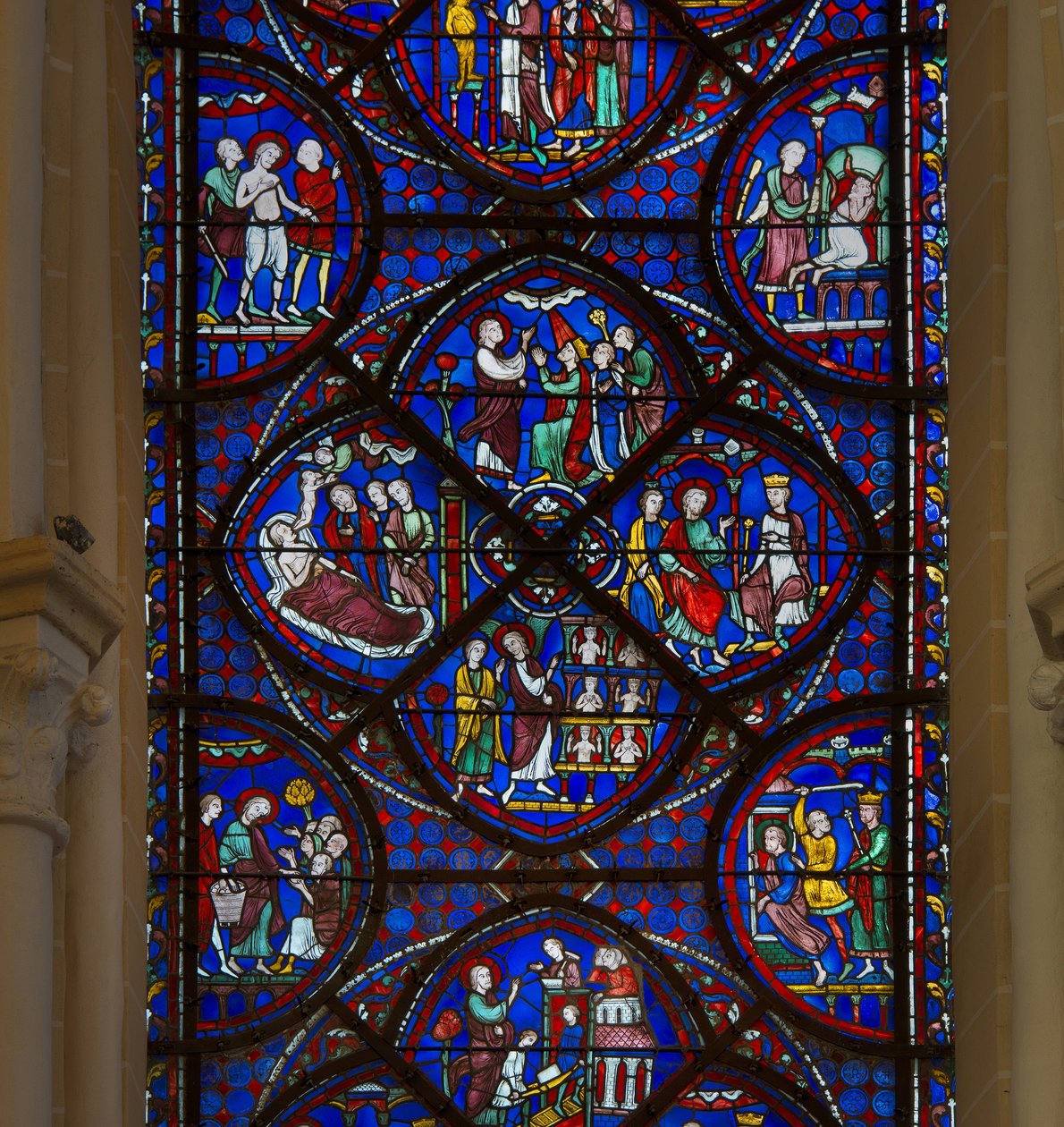 Buntglas der Kathedrale von Chartres: Detail des Lebens des heiligen Thomas von French School