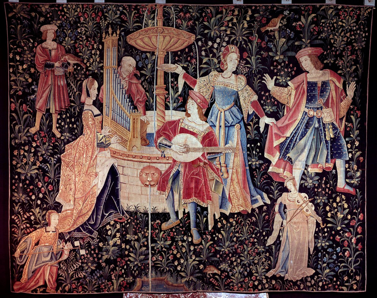 Das Konzert am Brunnen. Musiker, Falkner und höfische Szene in der Nähe eines Brunnens. Wandteppich aus Seide und Wolle von French School