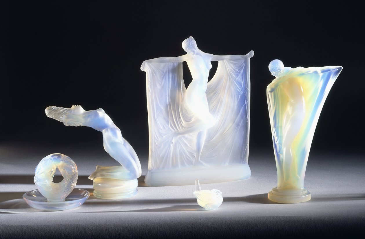 Drei opaleszierende Glasobjekte von Lalique von French School