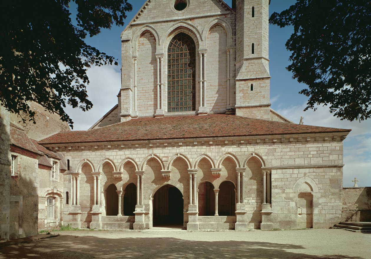Ansicht der Eingangshalle der Zisterzienserabtei, erbaut 1140-60 von French School