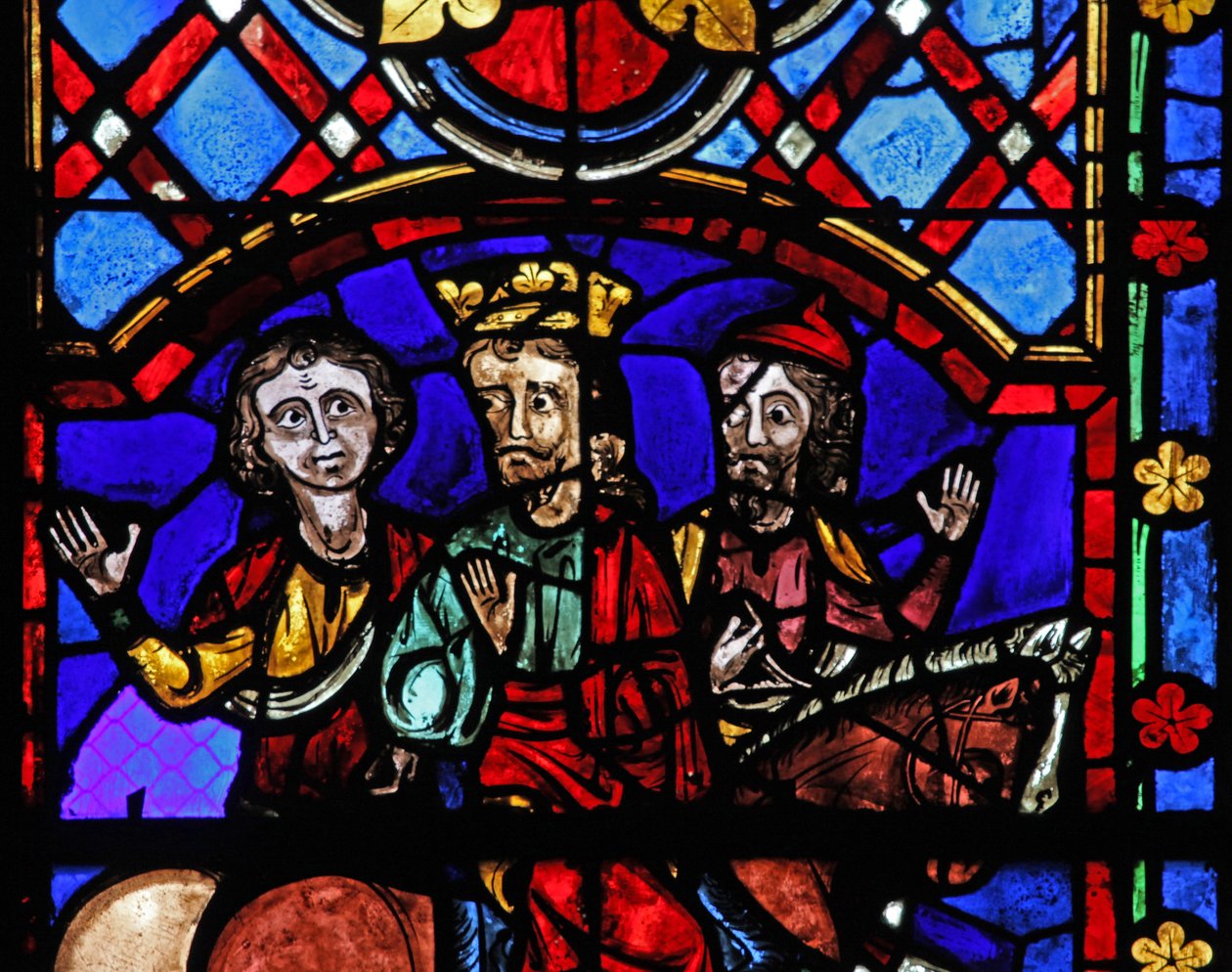 Fenster w04, Darstellung mittelalterlicher Gesichter
