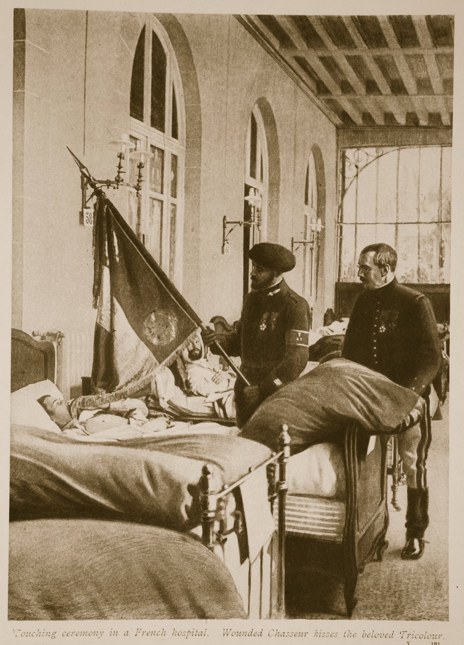 Verwundeter Chasseur küsst die geliebte Trikolore, 1914-19 von French School