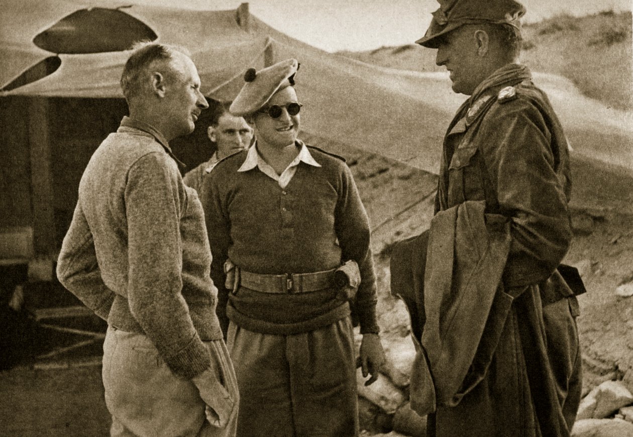 General Thoma (rechts) wurde gerade in El Alamein gefangen genommen, und General Montgomery (links) am 4. November 1942 von George Henry Goree
