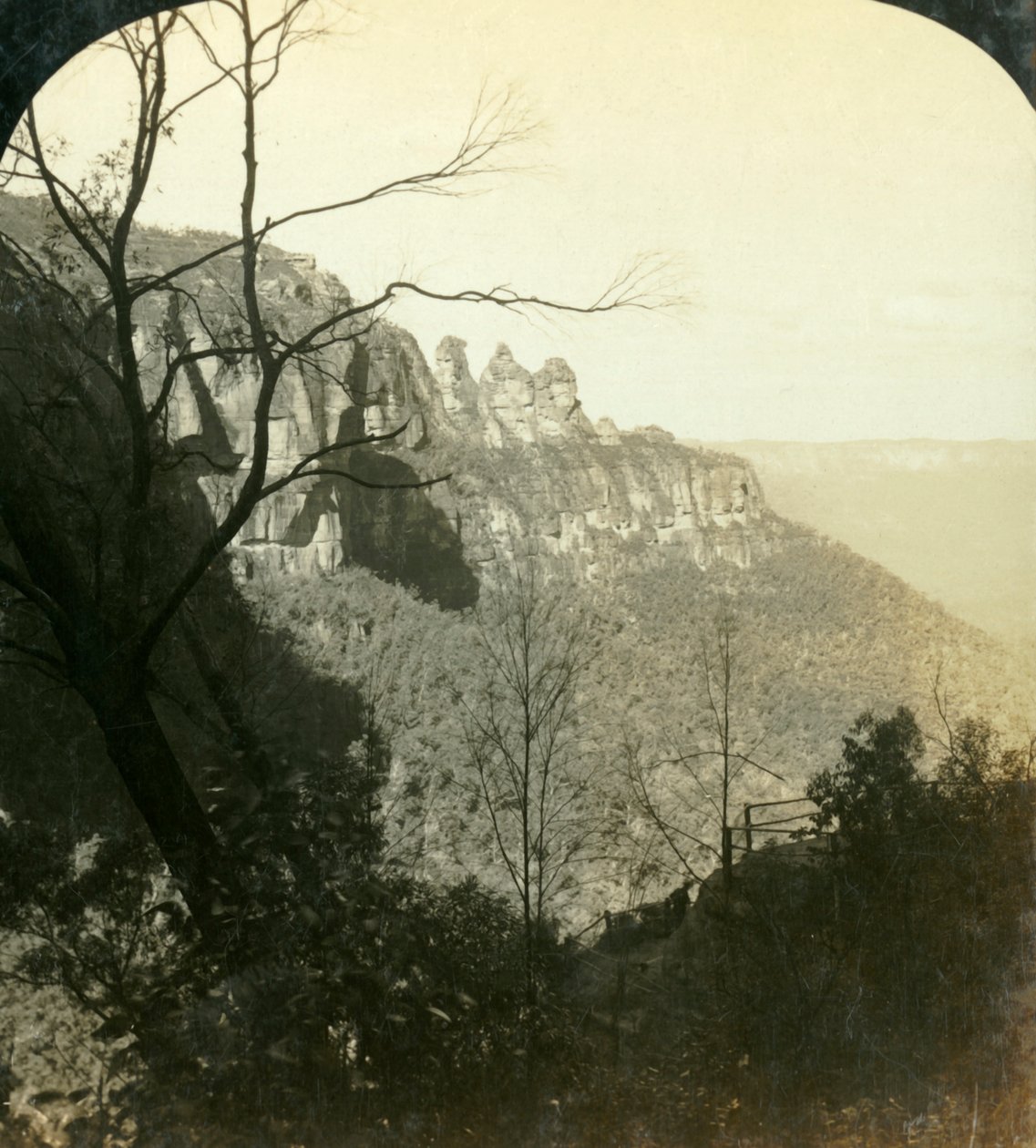Die Katoomba- und Jamieson-Becken, Blue Mountains, New South Wales, Australien von George Rose