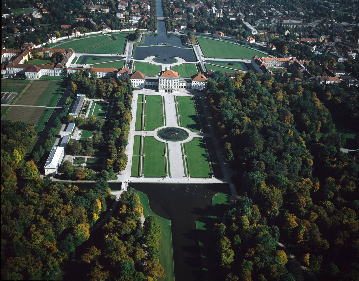 Barockkunst: Luftaufnahme des Nymphenburg-Parks 17. Jahrhundert München, Deutschland von German School