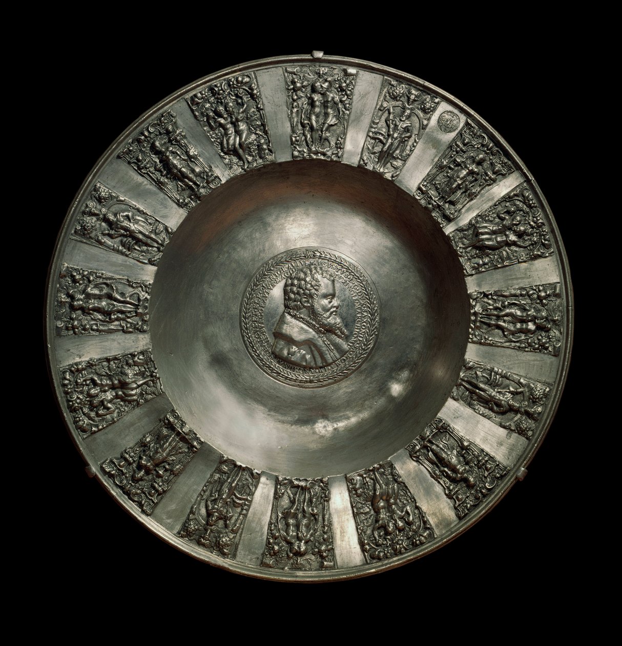 Sächsische Zinnschale um 1560. Paris, Louvre Museum von German School