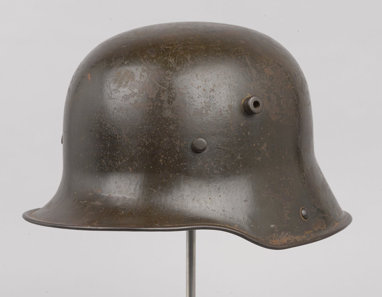 Deutscher Stahlhelm, ca. 1916 von German School