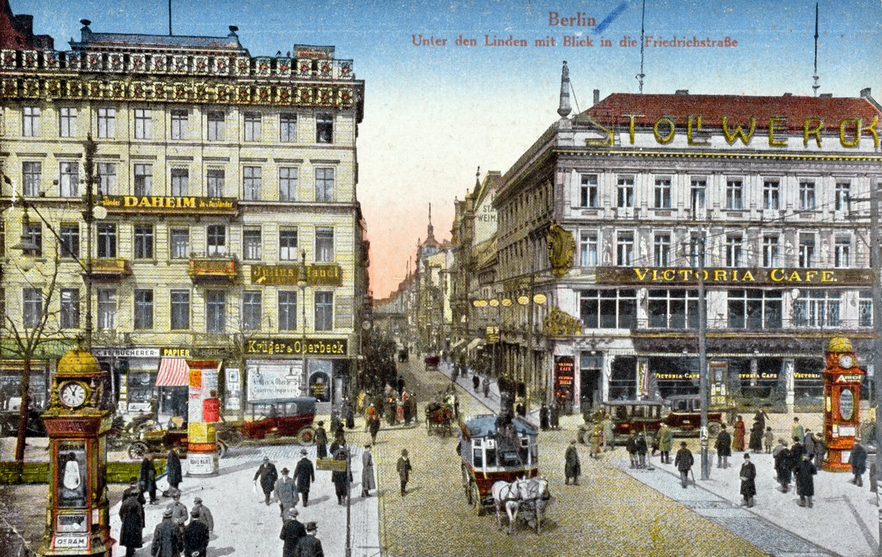 Postkarte, die Unter den Linden und die Friedrichstraße in Berlin zeigt, ca. 1910 von German School
