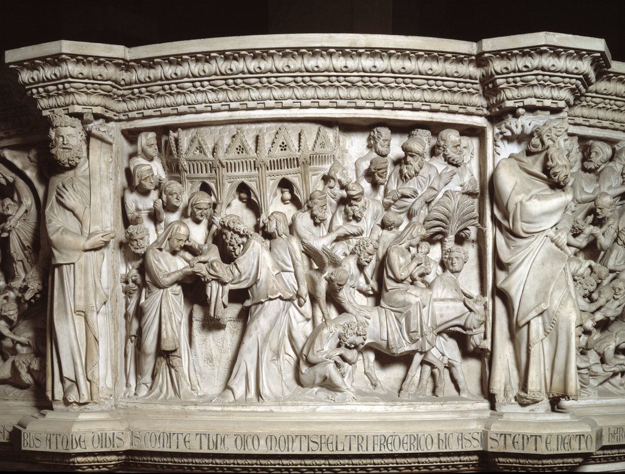 Detail der Reliefs des Stuhls: Die Darstellung Jesu im Tempel und die Flucht nach Ägypten (Detail) von Giovanni Pisano