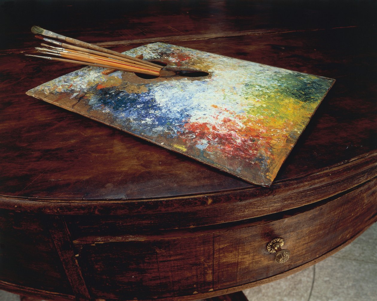 Die Palette des Malers in seiner Werkstatt am Malojapass, Schweiz, von Giovanni Segantini von Giovanni Segantini