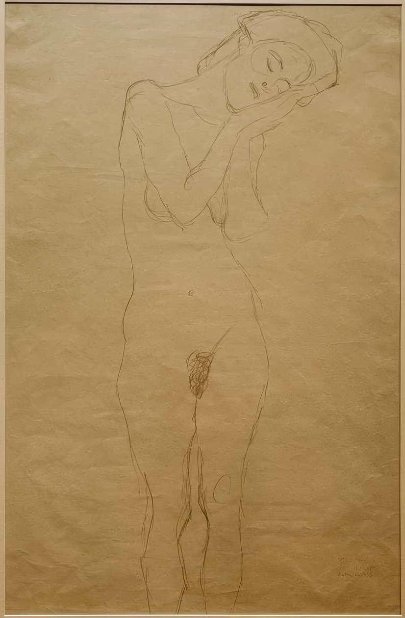 Mädchenakt von vorne, die Hände an die Wange gelegt von Gustav Klimt