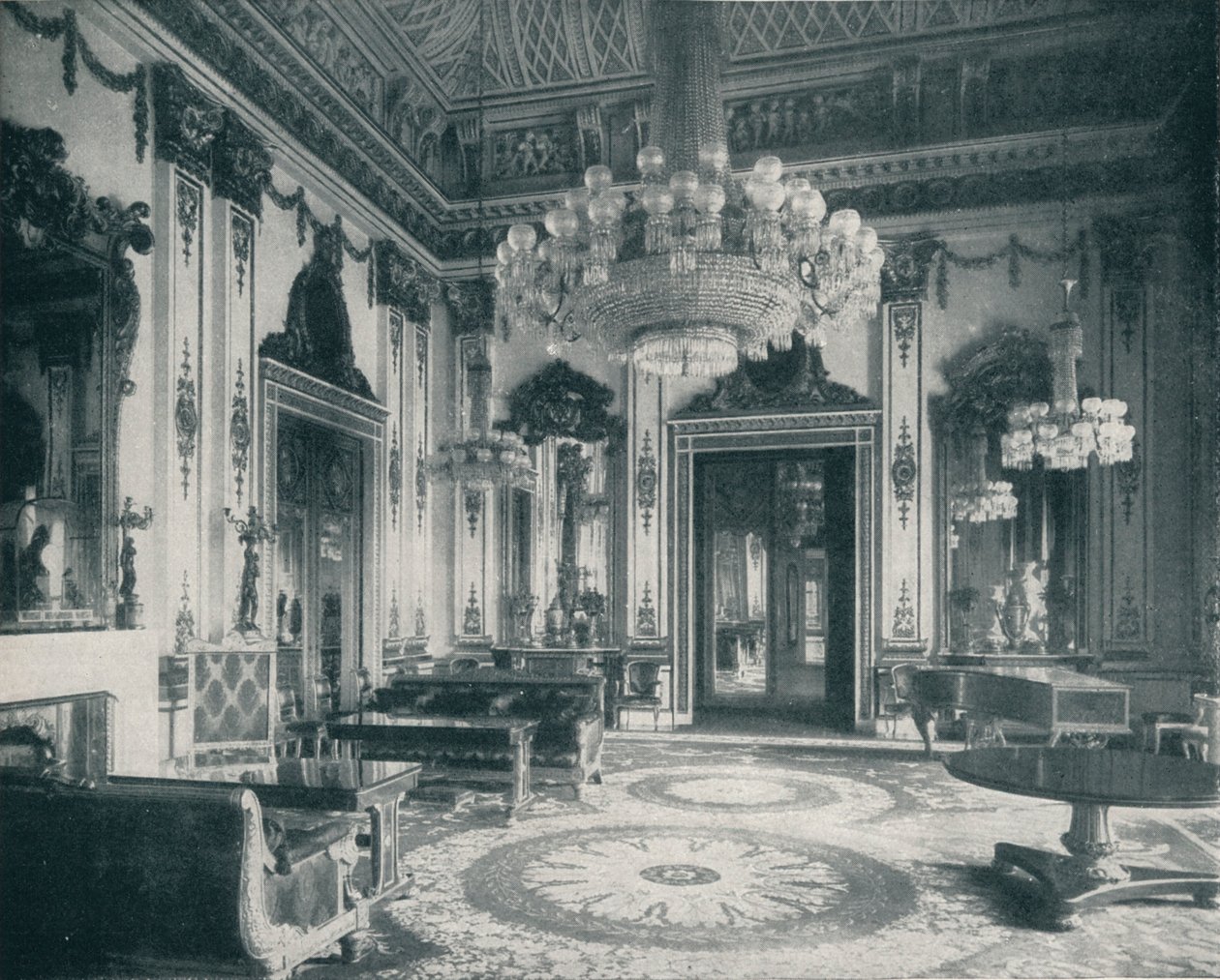 Der Weiße Salon im Buckingham Palace von HN King