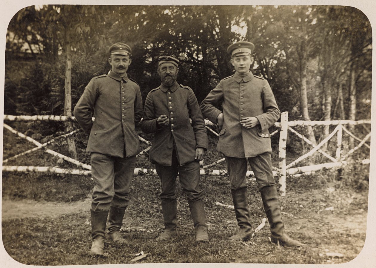 Erster Weltkrieg: Ukraine in den Jahren 1914-1916 während der Invasion der deutschen Armee. Gruppe von Soldaten (s/w Foto) von Heldenfriedhof Dsessentniki (attr. to)